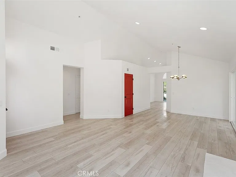 5 Columbus — Photo 9