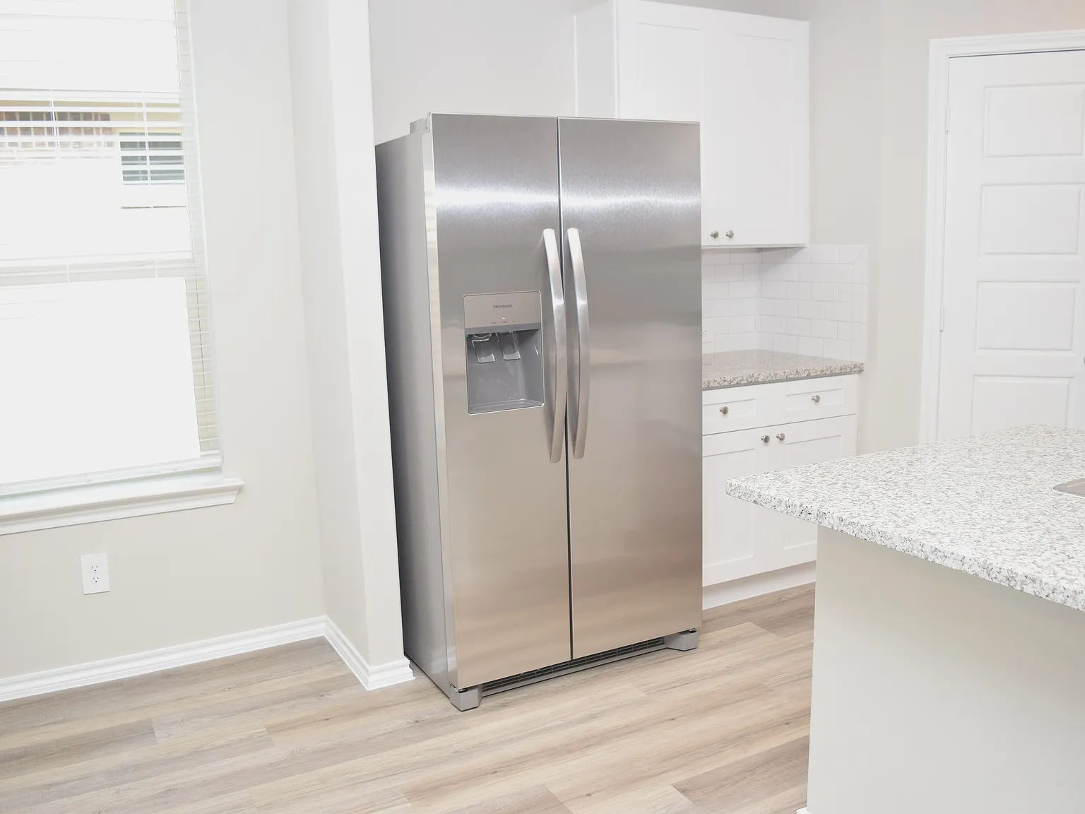 5 bed, 2120 sqft, $2,700 — Photo 3