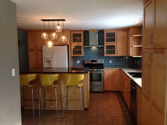 2nd image of 945 N Applebury Dr