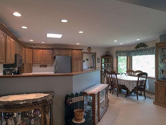 2nd image of 4775 Meadow Pond Ln