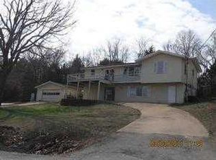 562 Bonanza Dr, Kimberling City, MO 65686