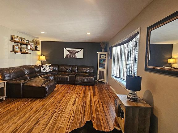 3rd image of 64 Dubois Rd