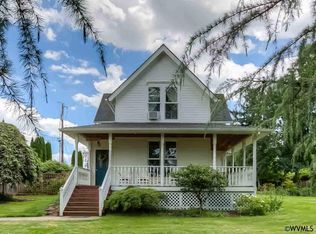 1012 Oak St, Silverton, OR 97381