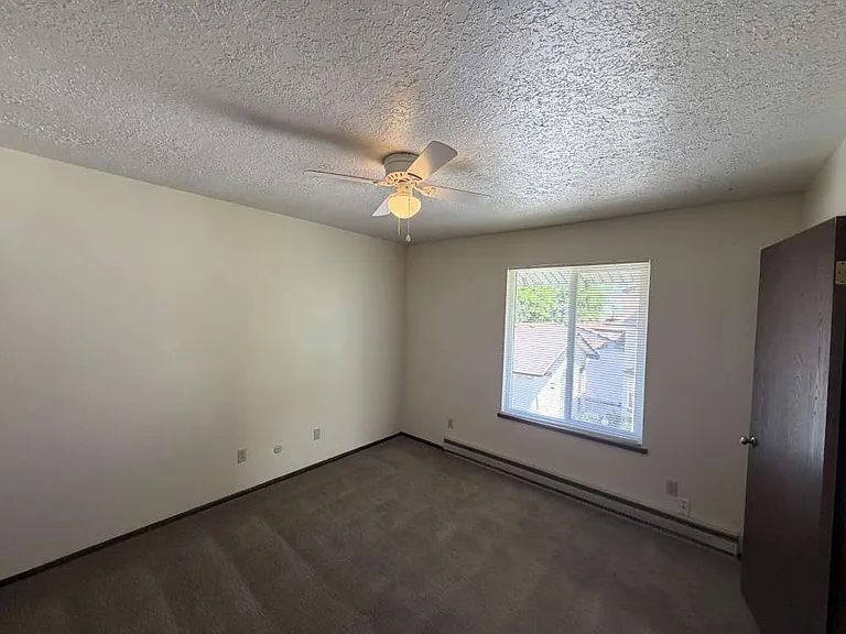 1058 N 250 W #3 — Photo 9