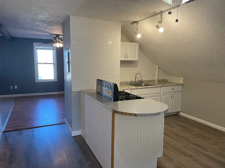 207 Rodman St #3 Fall River, MA Newly Renovated 2 3 Bedroom Apartment Flexible Layout — Photo 25