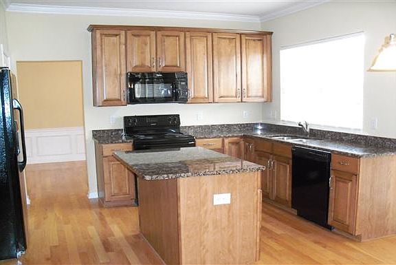 5th image of 1811 Arbor Vista Dr