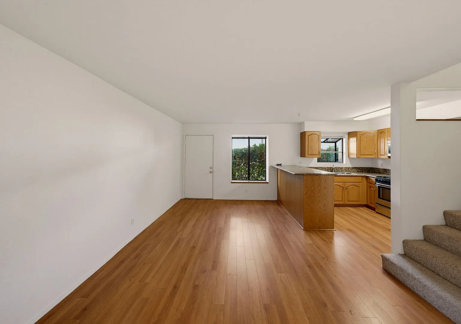 5018 Denny — Photo 2