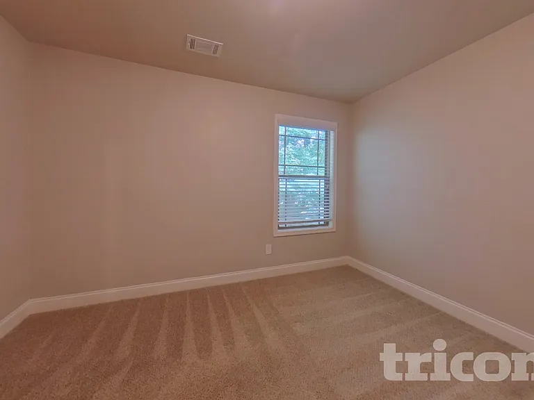 817 Crescent Way — Photo 12