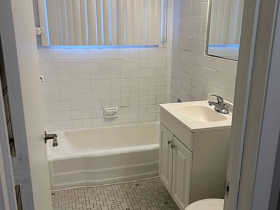5th image of 3116 22nd Ave S APT 8