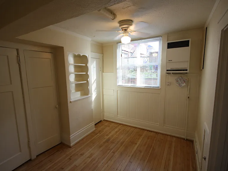 4263 SE Belmont St #D — Photo 2