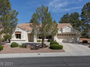 2736 Crown Ridge Dr, Las Vegas, NV 89134