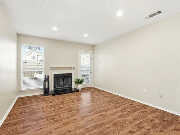 18333 Roehampton Dr APT 716, Dallas, TX 75252