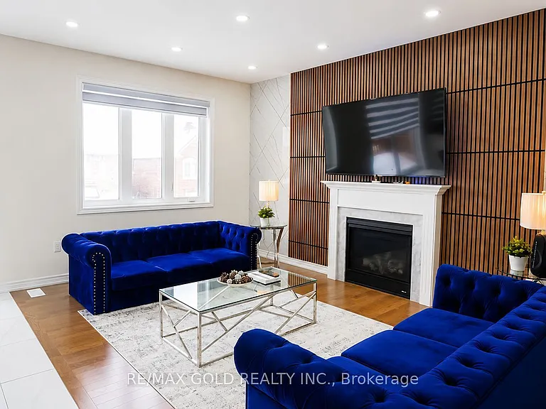 5 William Kane Ct — Photo 2