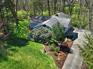 293 Manley Heights Rd, Orange, CT 06477