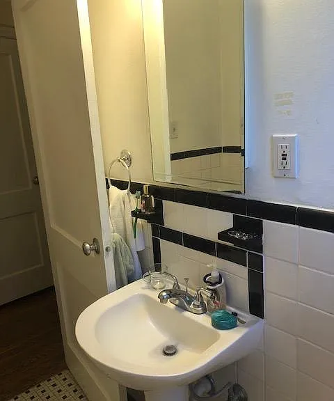 1048 N Danville St #B — Photo 9
