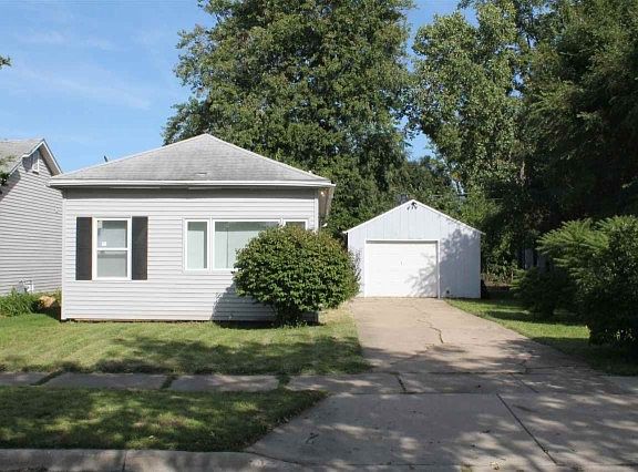 2nd image of 118 N Oakhill Ave