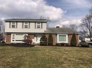 104 Forest Garden Dr, Youngstown, OH 44512