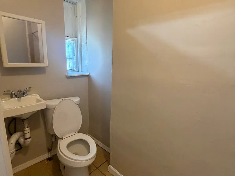 89-91 E 25th St #8 — Photo 6