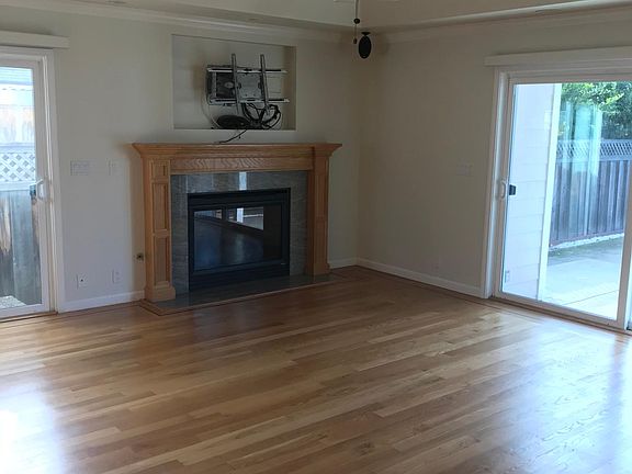 5th image of 216 Fair Oaks St
