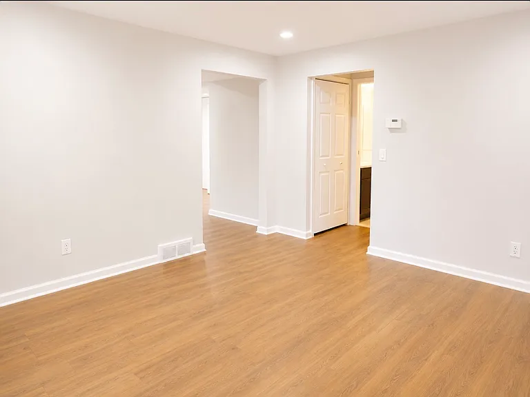 211 Hacker St — Photo 10