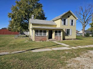 110 S Benton St, Tampico, IL 61283