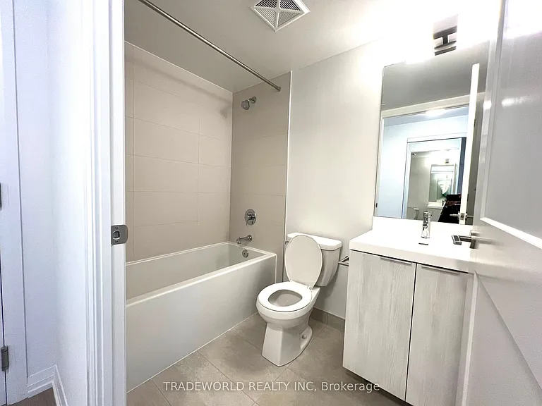 28 Widmer St #4927 — Photo 7