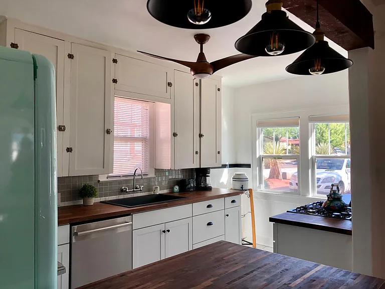 2909 Campus Blvd NE — Photo 5