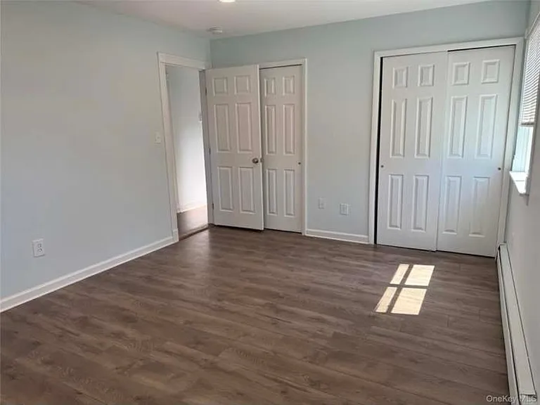 226 Woodycrest Dr — Photo 2