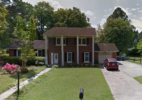 562 Lennox Dr