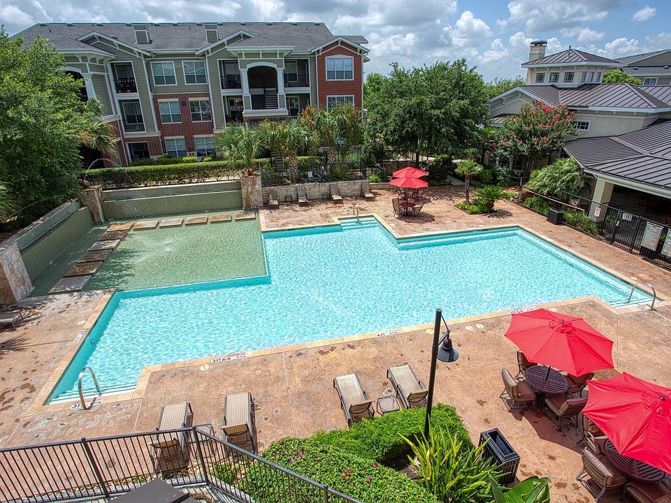 The View at Westover Hills Pool Aerial