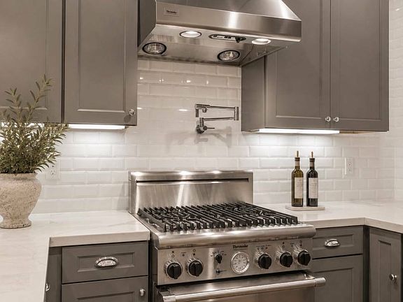5th image of 3064 Sacramento St #3