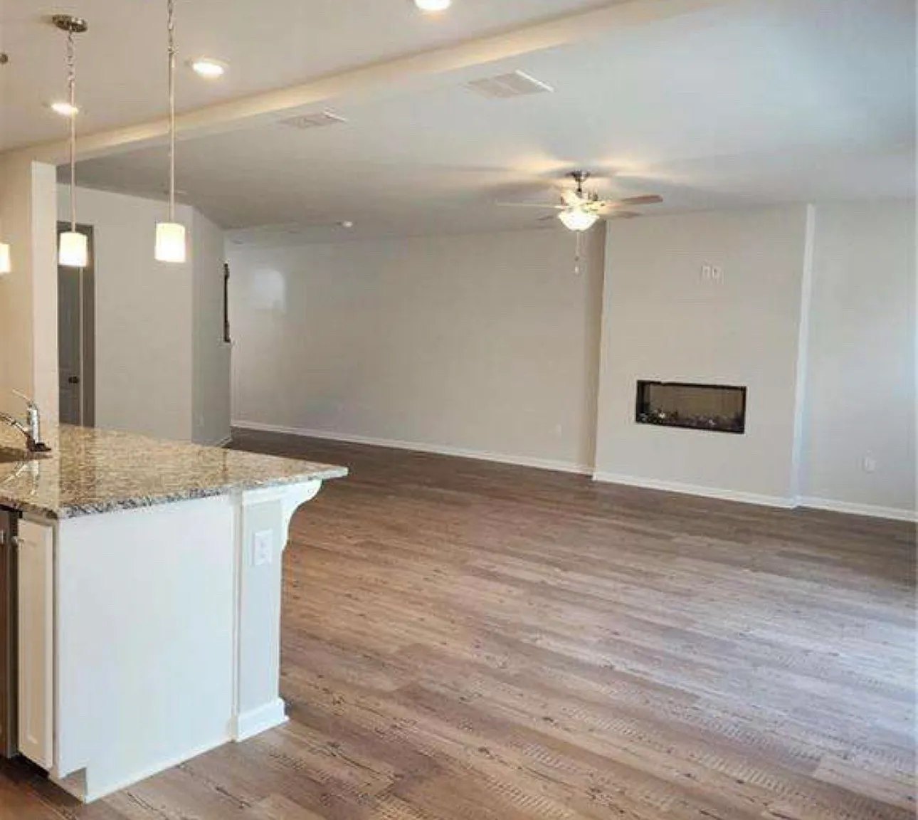 4 bed, 2577 sqft, $2,495 — Photo 2