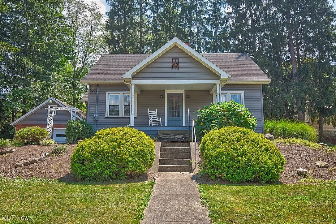 150 46th St SW photo 1