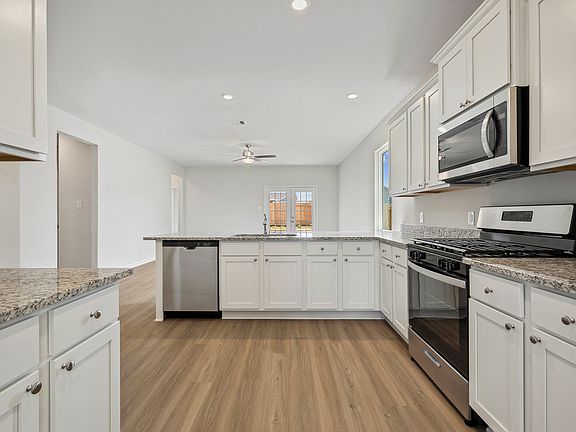 The chef-ready kitchen has lots of counter space perfect for food prepping!
