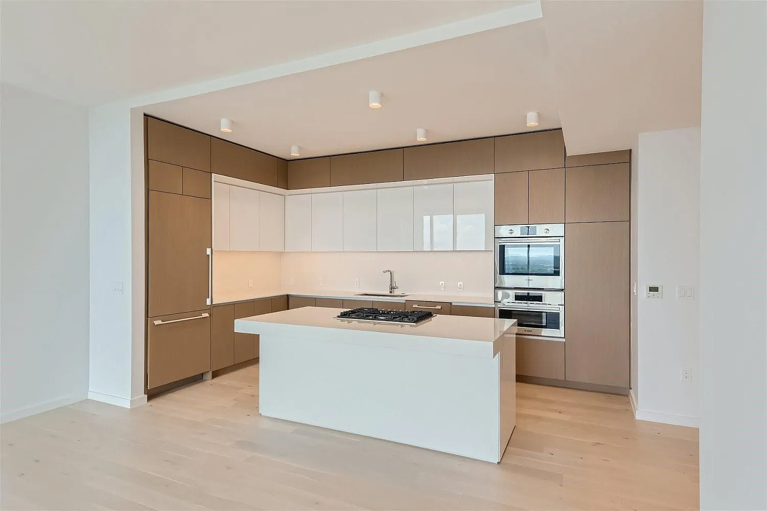 2 bed, 2.0 bath, 1648 sqft, $6,400 — Photo 4