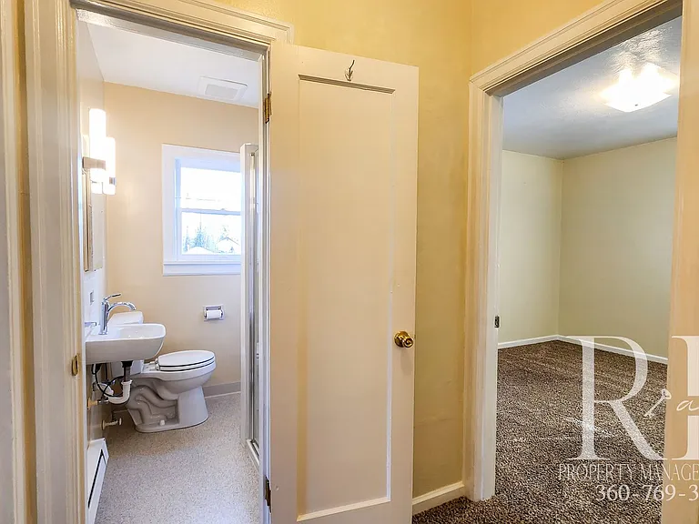 1540 N Callow Ave — Photo 7