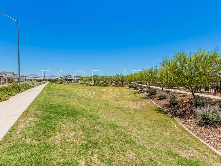 4826 E Helena Dr — Photo 32