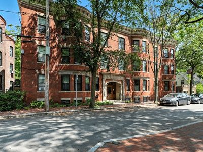 26 Hurlbut St APT 3, Cambridge, MA, 02138