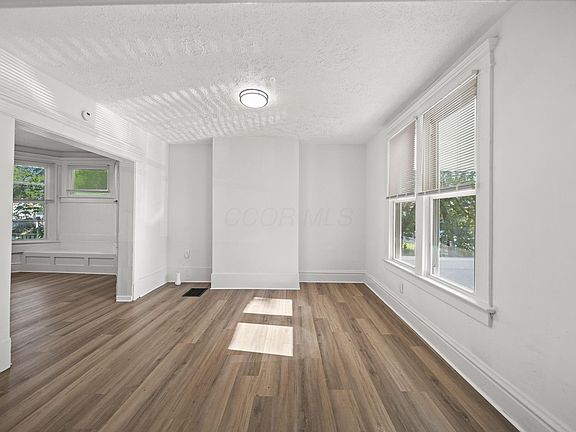 5th image of 237 Midland Ave