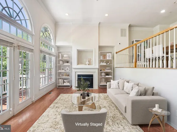 817 Oak Knoll Ter, Rockville, MD 20850