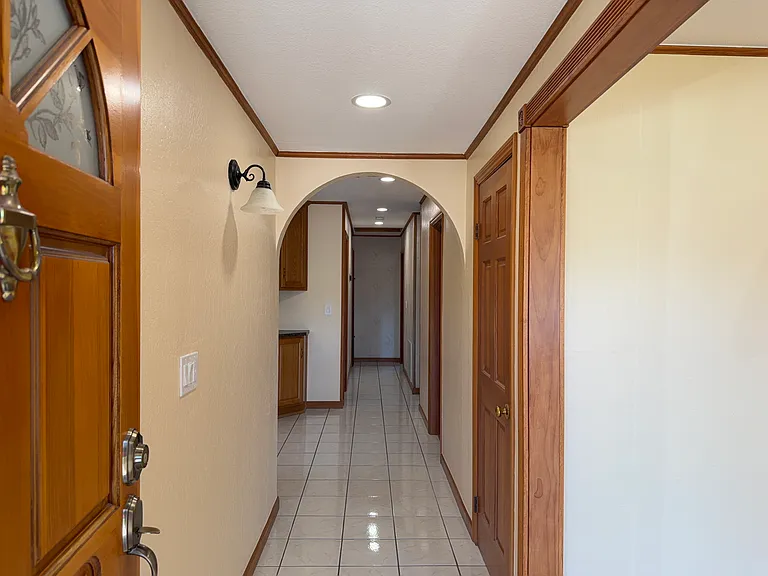 6894 Heath Ct — Photo 5