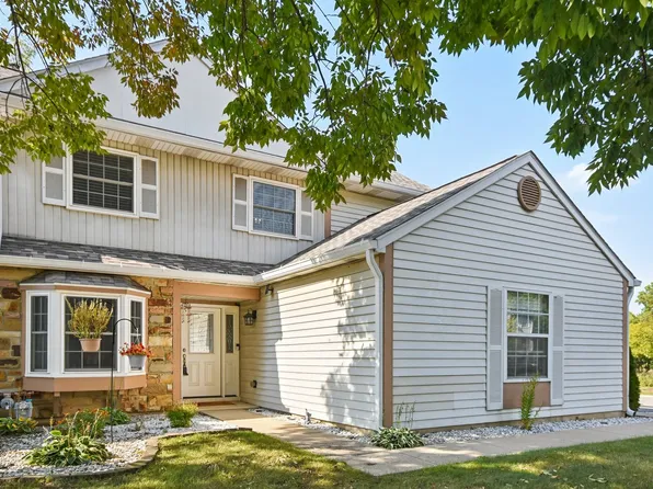 345 Ascot Ln, Streamwood, IL 60107