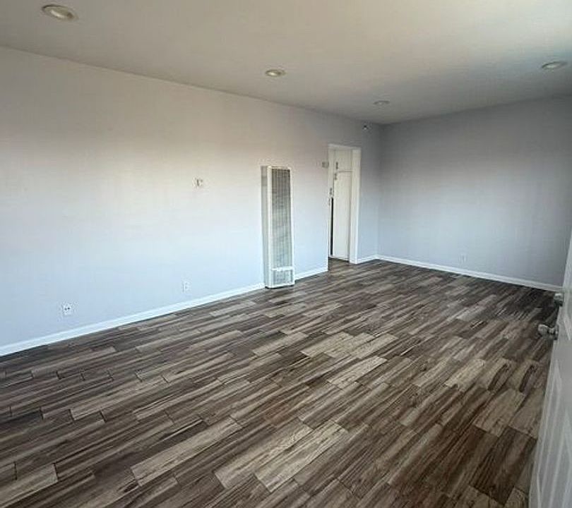1st image of 1318 W 90th St #C