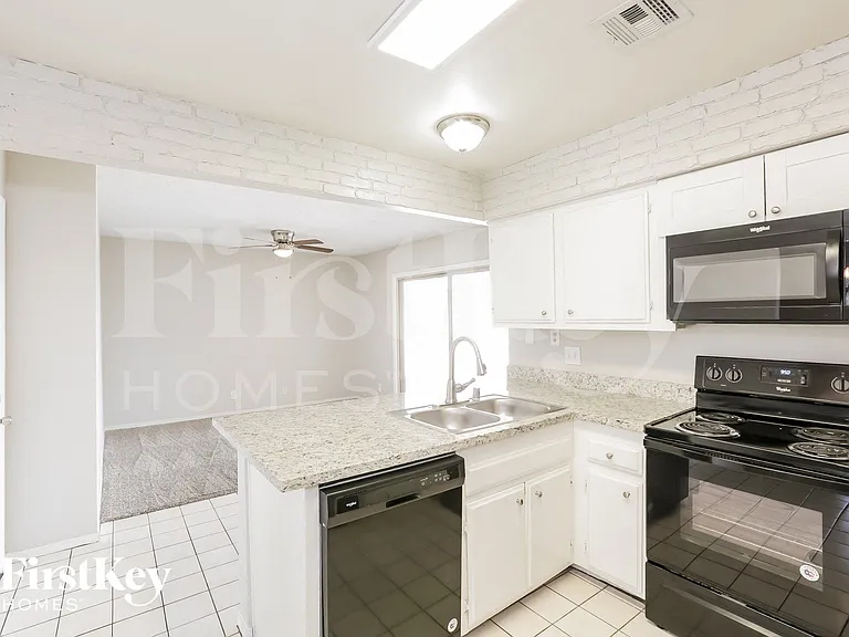 3868 Vista Largo Dr — Photo 6