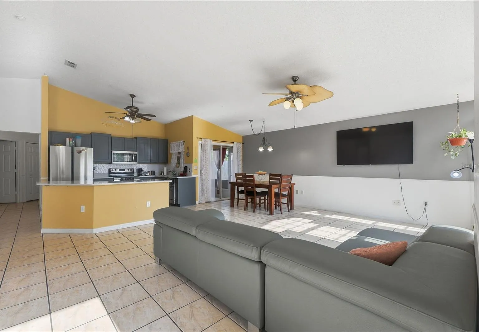 3 bed, 1592 sqft, $2,300 — Photo 3
