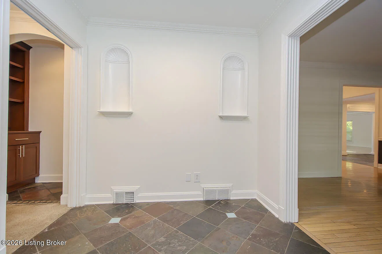 4 bed, 3.5 bath, 4321 sqft, $3,600 — Photo 4
