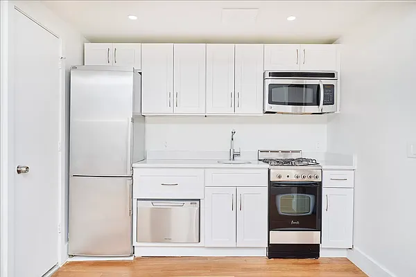 Rented by Living New York | media 10