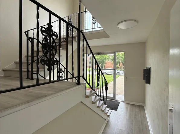 220 Burkhardt Ave