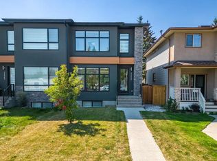 2433 E 30th St SW, Calgary, AB T3E2L9