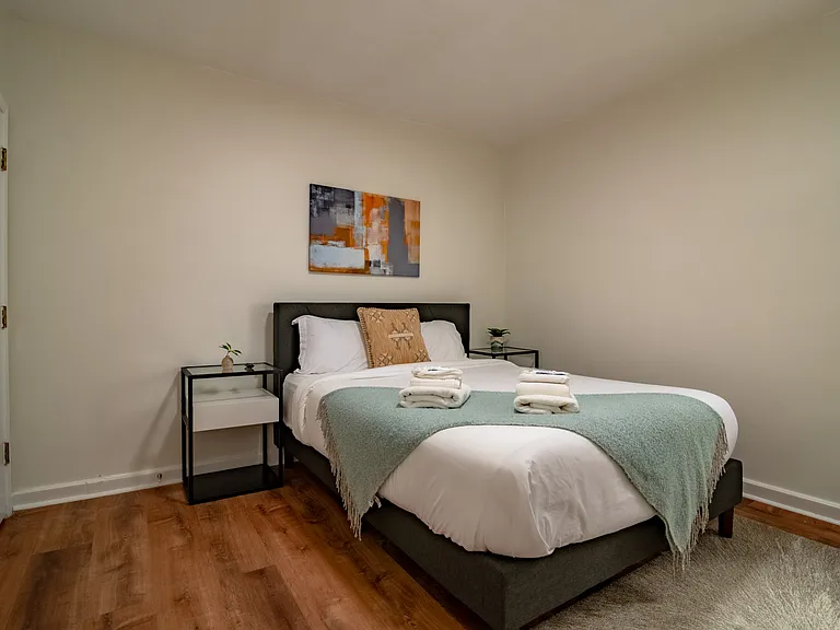 117 E Bellevue Pl #4 — Photo 22